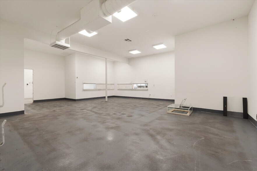 More Photos Of 2000 S La Cienega Blvd, Los Angeles Storefront For Lease