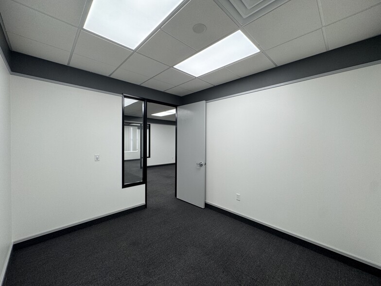 More Photos Of 2760-2764 Lake Sahara Dr, Las Vegas Medical For Lease