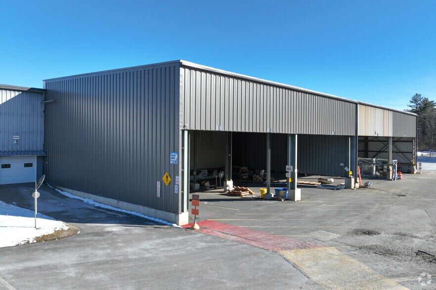 More Photos Of 79 Monroe St, Amesbury Manufacturing For Sale