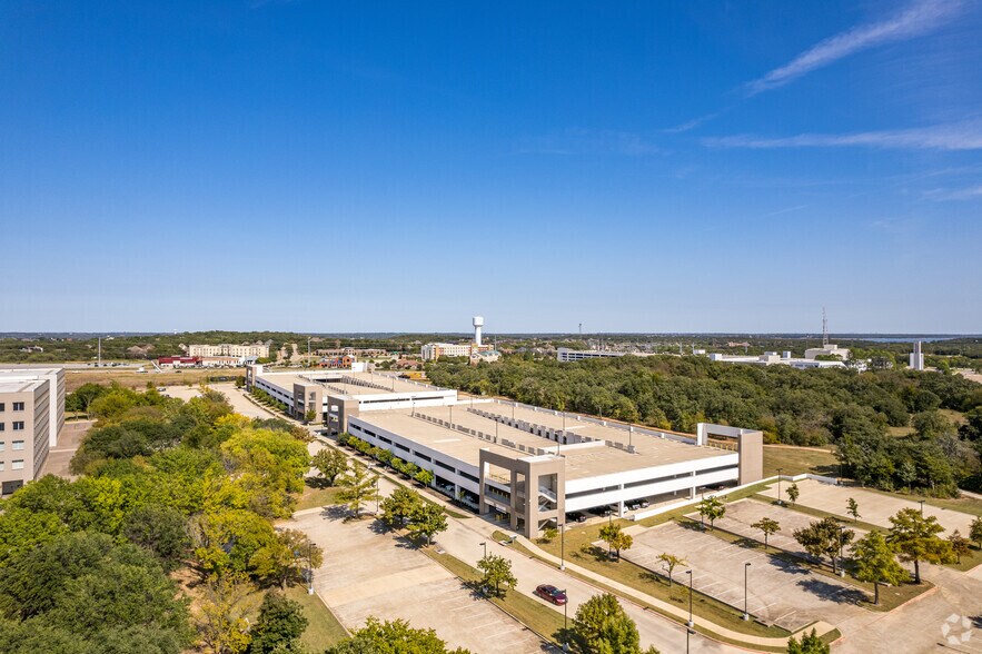 More Photos Of 1500 Solana Blvd, Westlake Unknown For Lease