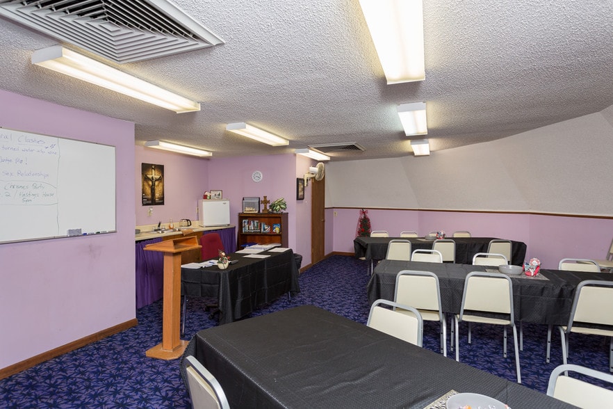 More Photos Of 305 W Columbia St, Farmington Religious Facility For Sale