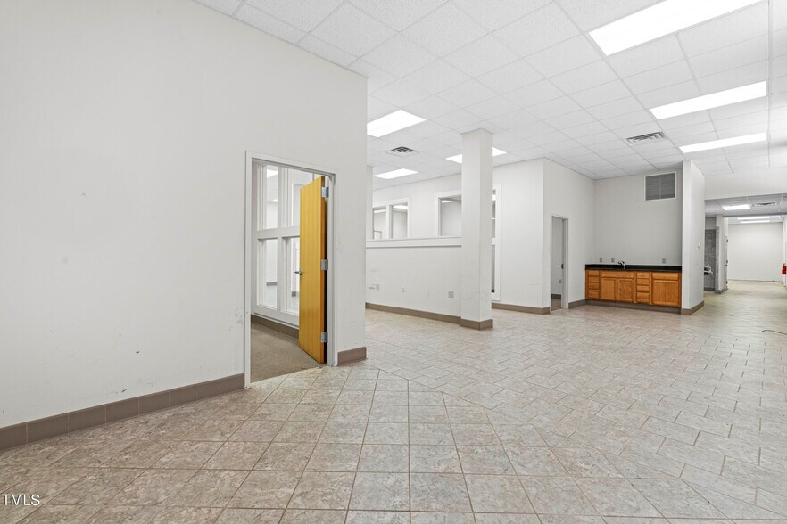 More Photos Of 5706 Chapel Hill Rd, Raleigh Office Residential For Lease