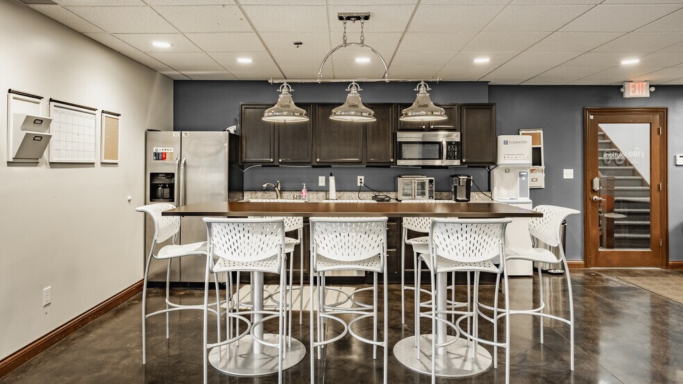 More Photos Of 698 Oldefield Commons Dr, Greenwood Medical For Sale