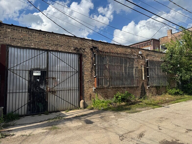 More Photos Of 4709 W Lake St, Chicago Industrial For Sale