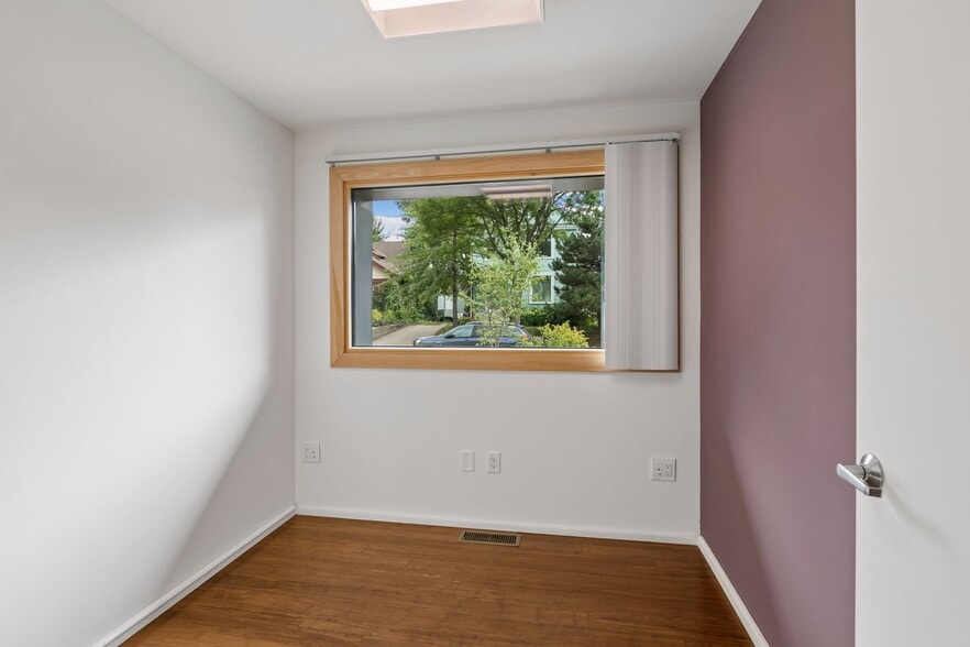More Photos Of 901 NE 23rd Ave, Saint Anthony Office For Sale