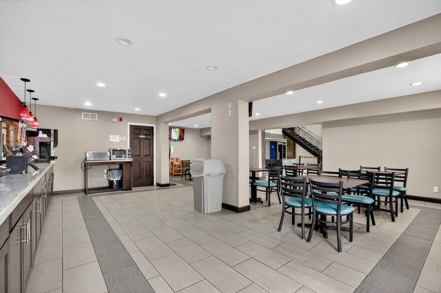 More Photos Of 3801 Highway 73, Port Arthur Hotel For Sale