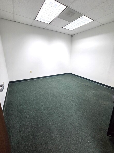 More Photos Of 29300 Kohoutek Way, Union City Industrial For Sale