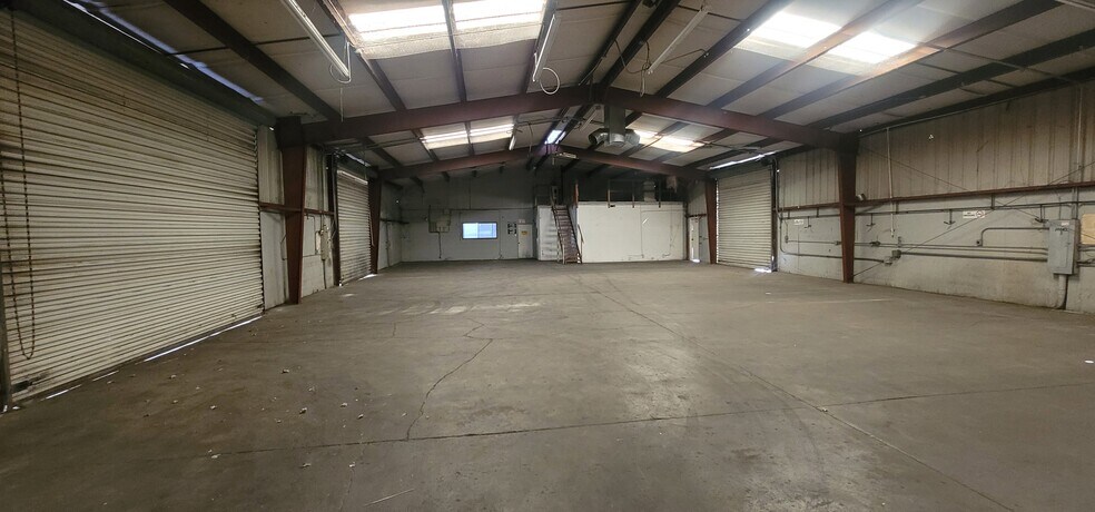 More Photos Of 290 Fairchild Ave, Chico Warehouse For Lease