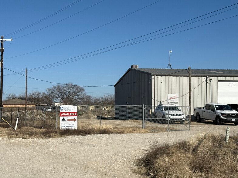 More Photos Of 4544 Maxey Rd, Alvarado Service For Lease