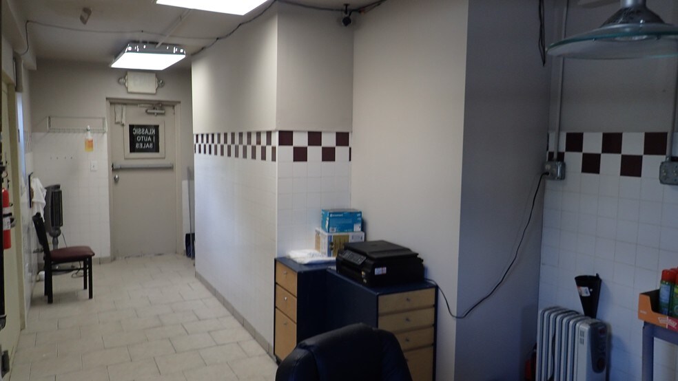 More Photos Of 1130 Pembroke Rd, Bethlehem Storefront Retail Residential For Lease