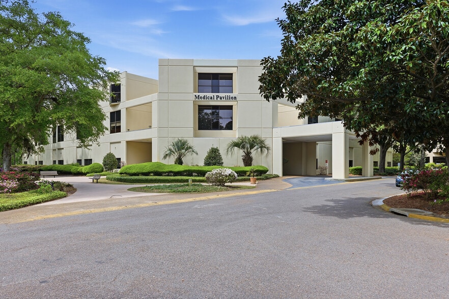 More Photos Of 25 Hospital Center Blvd, Hilton Head Medical For Lease