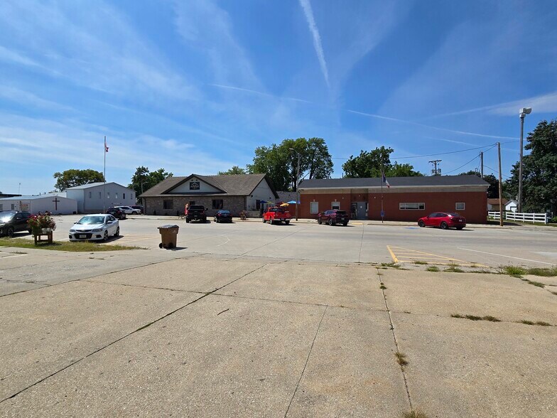 More Photos Of 211 Center Ave N, Mitchellville Land For Lease