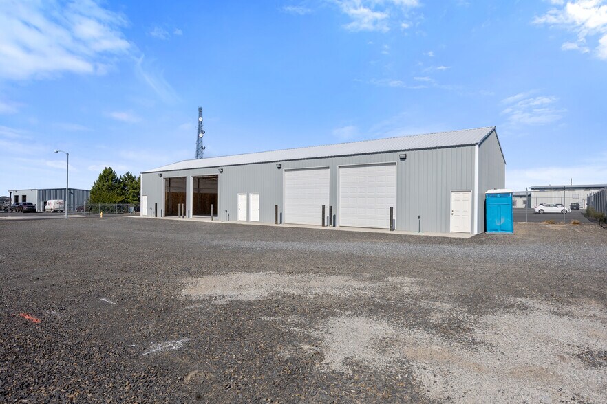More Photos Of 221 Hamilton Rd, Moses Lake Warehouse For Lease