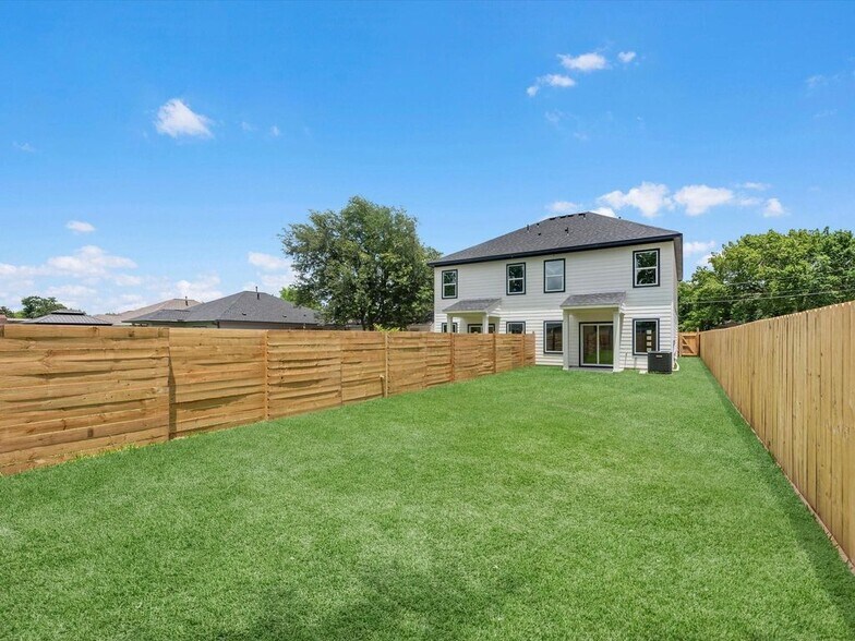 More Photos Of 1030 Reverend B J Lewis dr, Houston Apartments For Sale