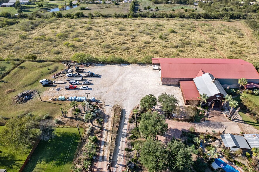 More Photos Of 11734 Schriber Rd, Buda Warehouse For Lease