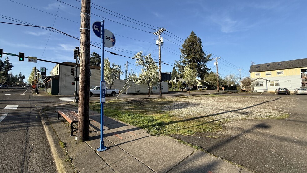 Primary Photo Of 220 Molalla Ave, Oregon City Restaurant For Sale
