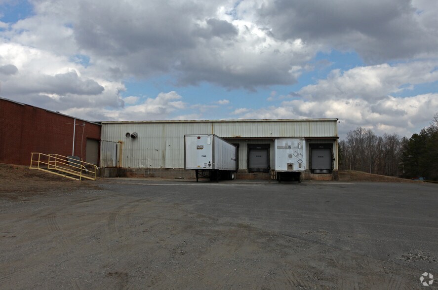 More Photos Of 1515 W Academy St, Cherryville Warehouse For Lease
