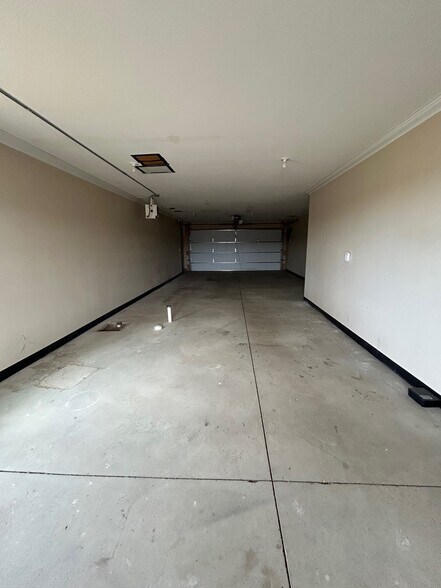 More Photos Of 1005 Main St, Gladstone Apartments For Sale