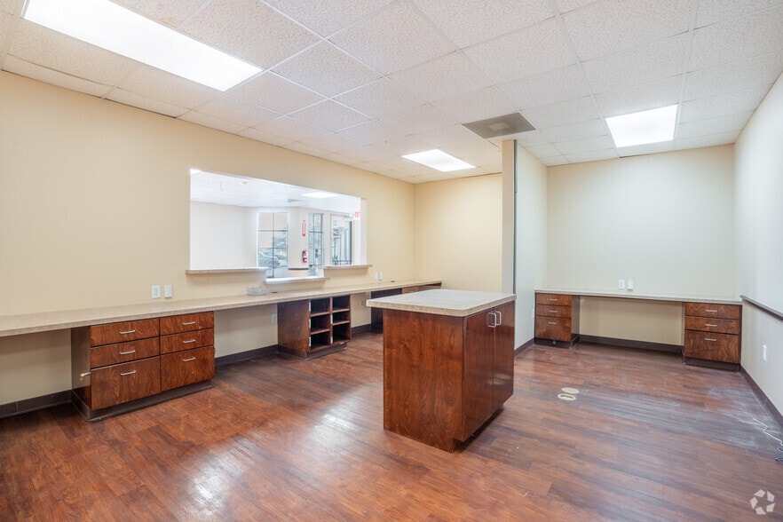 More Photos Of 201 Enterprise Ave, League City Medical For Lease