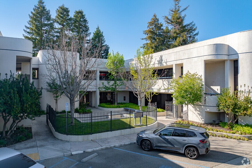 More Photos Of 841 Mohawk St, Bakersfield Medical For Lease