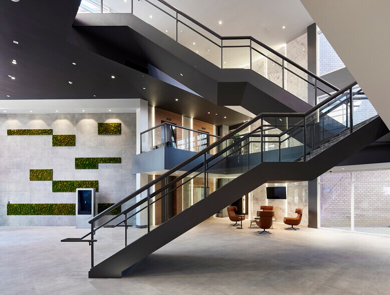 More Photos Of 5 Vaughn Dr, Princeton Office For Sale