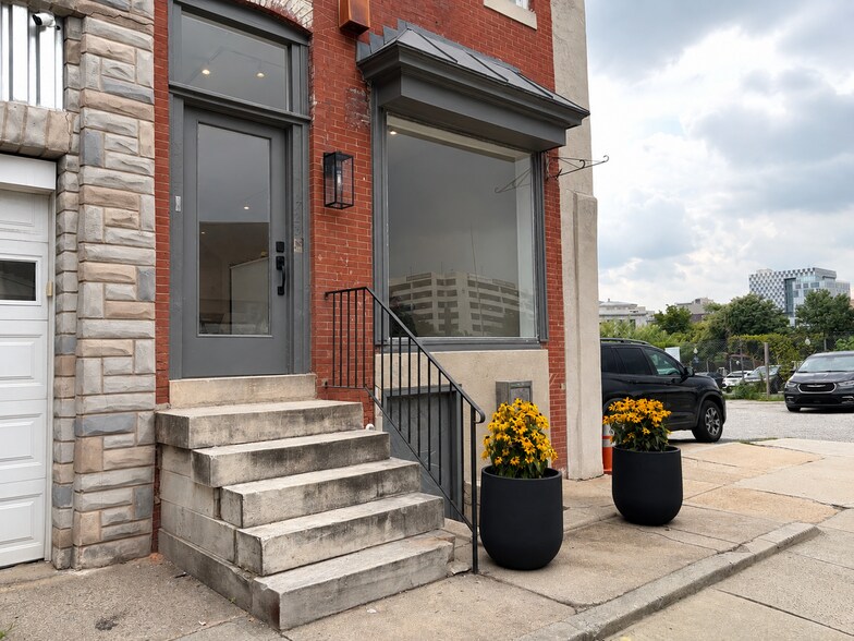 Primary Photo Of 1721-1723 Maryland Ave, Baltimore Storefront Retail Residential For Lease