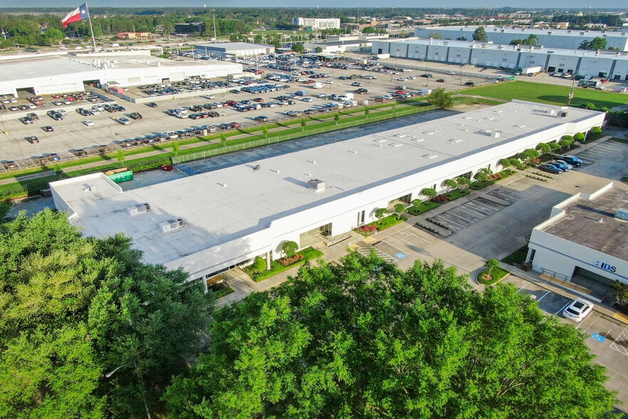 More Photos Of 283 Lockhaven Dr, Houston Warehouse For Lease