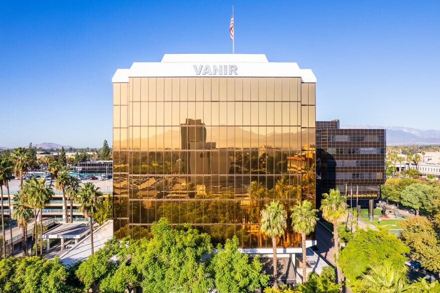 More Photos Of 290 N D St, San Bernardino Loft Creative Space For Lease