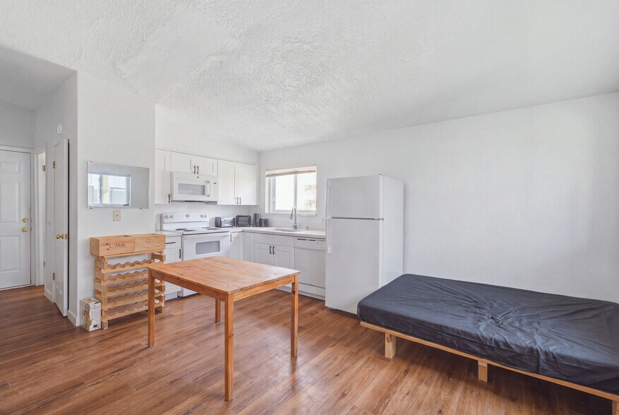 More Photos Of 1 W Dravus St, Seattle Apartments For Sale
