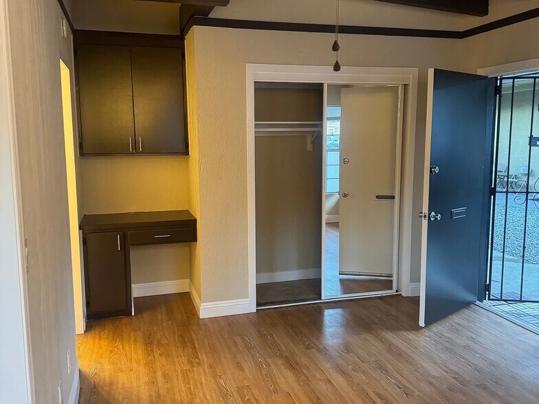 More Photos Of 3206-3216 Reynard Way, San Diego Apartments For Sale