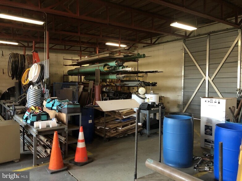 More Photos Of 602 S 16th St, Columbia Industrial For Lease