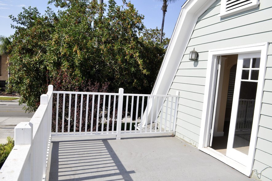 More Photos Of 1533 E 4th St, Santa Ana Medical For Lease