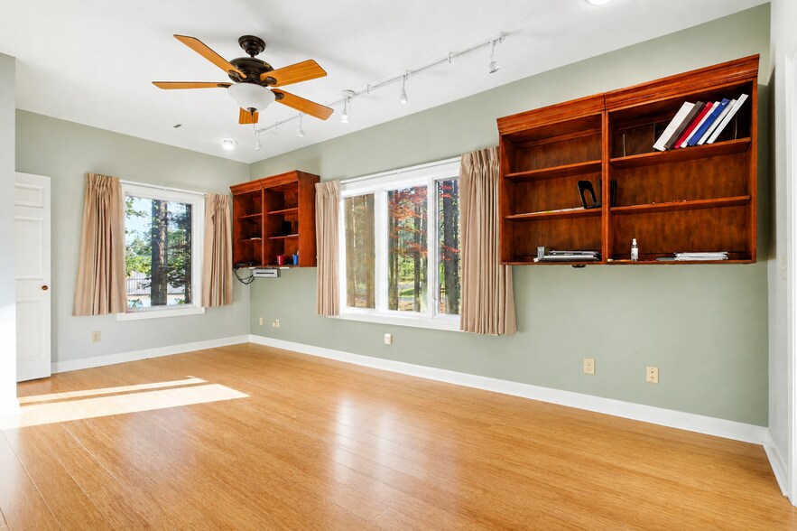 More Photos Of 267 Stinson Dr, Clinton Specialty For Sale