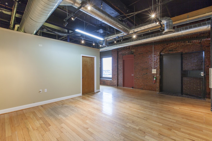 More Photos Of 4946-4950 Parkside Ave, Philadelphia Loft Creative Space For Lease