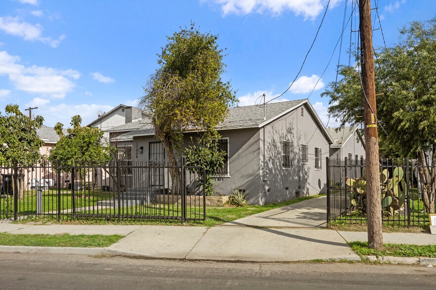 More Photos Of 11008 Willowbrook Ave, Los Angeles Multifamily For Sale
