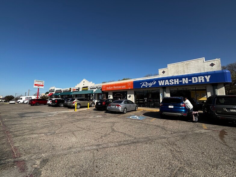 More Photos Of 111 E University Dr, Denton Unknown For Lease