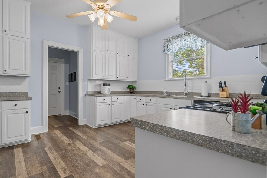 More Photos Of 235 Cedric St, Leesburg Office Residential For Lease