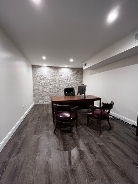 More Photos Of 593 Ramapo Valley Rd, Oakland Medical For Lease