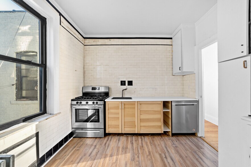 More Photos Of 174 15th St, Brooklyn Apartments For Sale