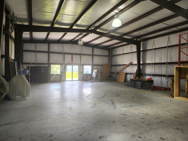 More Photos Of 154 Newman Dr, Brunswick Light Distribution For Lease