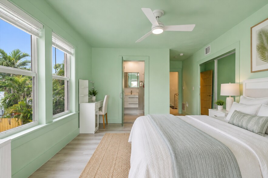 More Photos Of 22 NE 44th St, Miami Office Residential For Lease