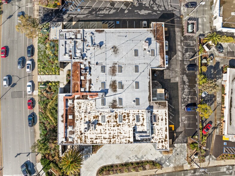 More Photos Of 699 Veterans Blvd, Redwood City Office For Lease