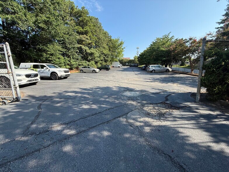 More Photos Of 155 Woolco Dr, Marietta Warehouse For Sale