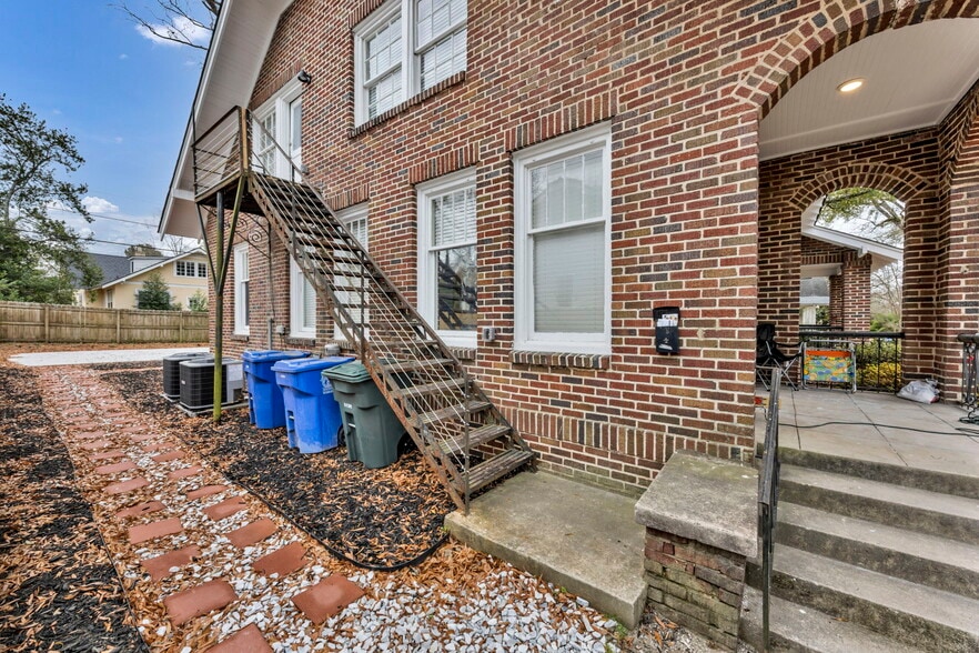 More Photos Of 1308 Maple St, Columbia Multifamily For Sale