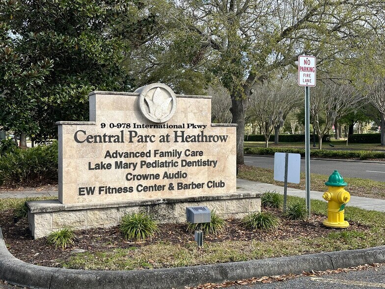 More Photos Of 930 International Pky, Lake Mary Freestanding For Sale