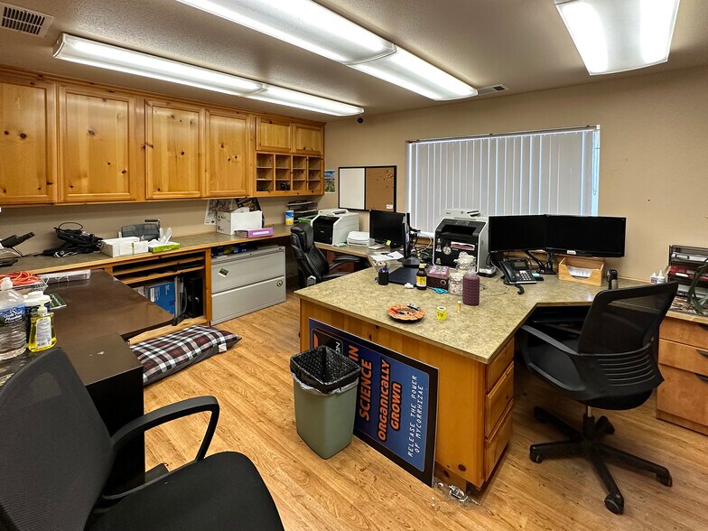 More Photos Of 126 Dinsmore Dr, Fortuna Freestanding For Sale