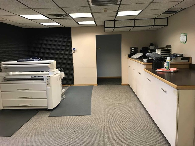 More Photos Of 40 Jericho Rd, Berlin Office For Sale