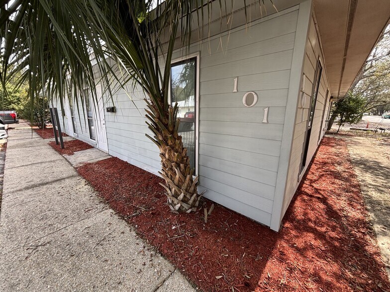 More Photos Of 101 Nightingale Ln, Gulf Breeze Office For Sale