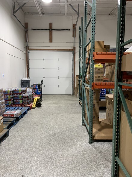 More Photos Of 250 E Dry Creek Rd, Littleton Unknown For Lease