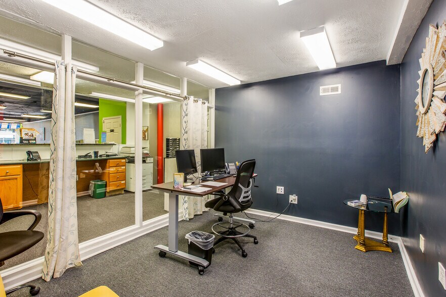 More Photos Of 214 Hay St, Fayetteville Storefront Retail Office For Lease